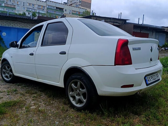 Белый Рено Логан, объемом двигателя 1.4 л и пробегом 165 тыс. км за 2700 $, фото 2 на Automoto.ua