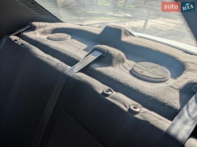 Білий Рено Логан, об'ємом двигуна 1.39 л та пробігом 450 тис. км за 3450 $, фото 9 на Automoto.ua