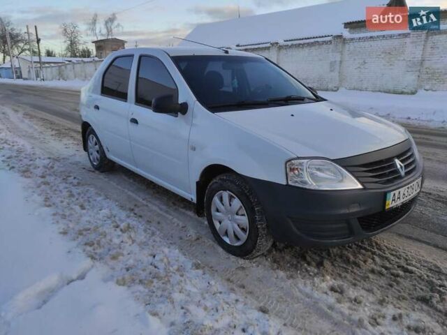 Білий Рено Логан, об'ємом двигуна 1.39 л та пробігом 260 тис. км за 3650 $, фото 3 на Automoto.ua