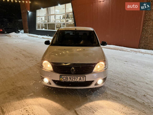 Білий Рено Логан, об'ємом двигуна 1.6 л та пробігом 199 тис. км за 3900 $, фото 1 на Automoto.ua