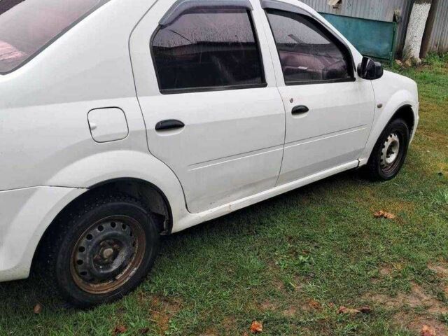 Білий Рено Логан, об'ємом двигуна 1.4 л та пробігом 173 тис. км за 3000 $, фото 4 на Automoto.ua