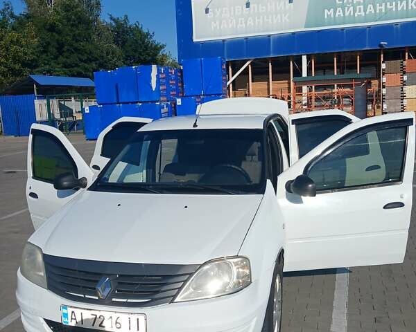 Білий Рено Логан, об'ємом двигуна 1.39 л та пробігом 243 тис. км за 3550 $, фото 6 на Automoto.ua