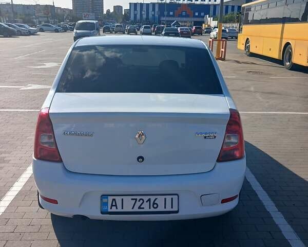 Білий Рено Логан, об'ємом двигуна 1.39 л та пробігом 243 тис. км за 3550 $, фото 4 на Automoto.ua