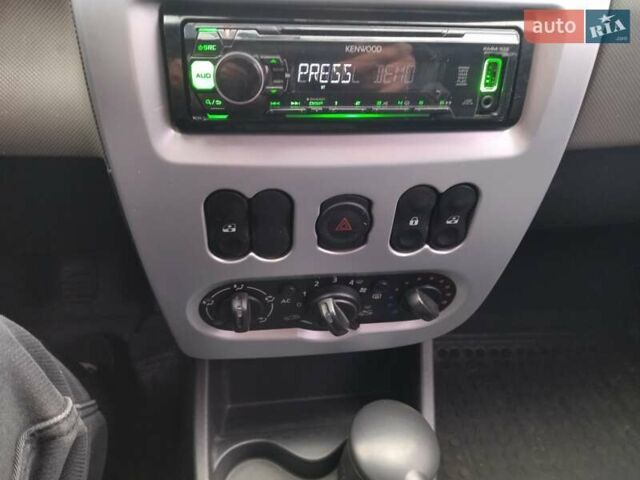 Белый Рено Логан, объемом двигателя 1.46 л и пробегом 130 тыс. км за 5200 $, фото 18 на Automoto.ua