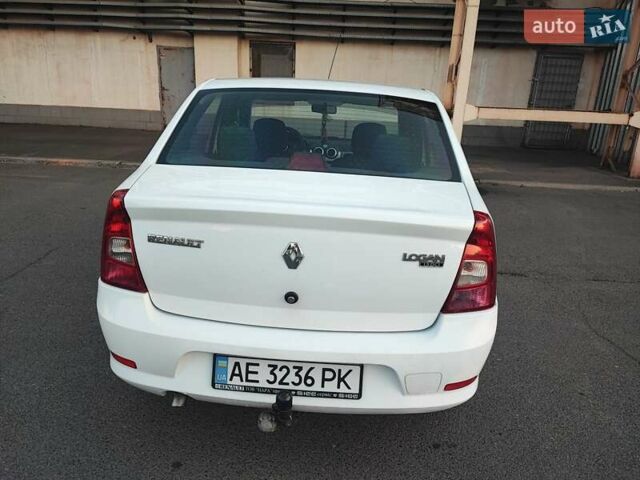 Белый Рено Логан, объемом двигателя 1.46 л и пробегом 196 тыс. км за 5500 $, фото 4 на Automoto.ua