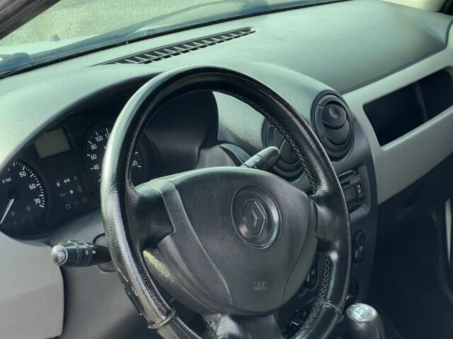 Белый Рено Логан, объемом двигателя 1.4 л и пробегом 317 тыс. км за 3300 $, фото 5 на Automoto.ua