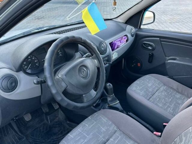 Белый Рено Логан, объемом двигателя 1.4 л и пробегом 240 тыс. км за 2400 $, фото 6 на Automoto.ua