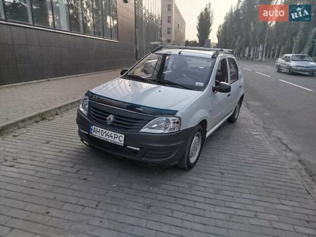 Белый Рено Логан, объемом двигателя 1.39 л и пробегом 48 тыс. км за 5000 $, фото 1 на Automoto.ua