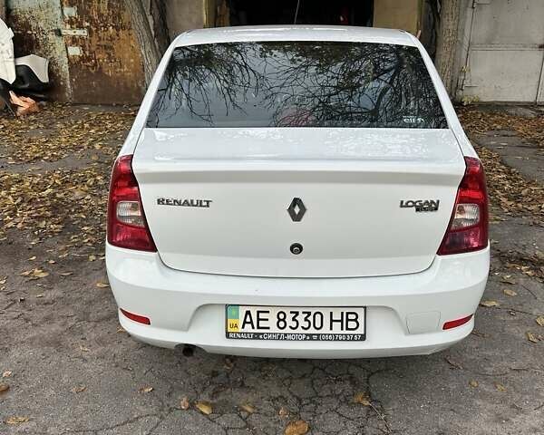 Білий Рено Логан, об'ємом двигуна 1.39 л та пробігом 174 тис. км за 5200 $, фото 1 на Automoto.ua