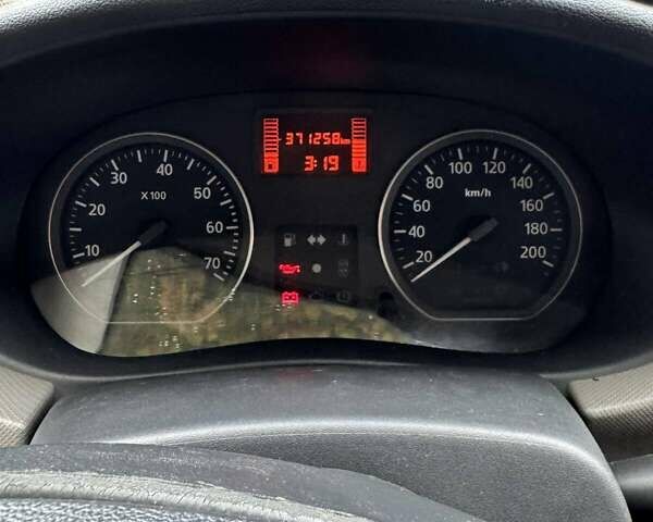 Белый Рено Логан, объемом двигателя 1.39 л и пробегом 371 тыс. км за 2500 $, фото 7 на Automoto.ua