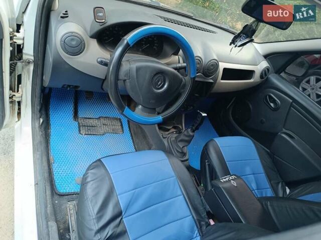 Белый Рено Логан, объемом двигателя 1.39 л и пробегом 520 тыс. км за 4000 $, фото 3 на Automoto.ua