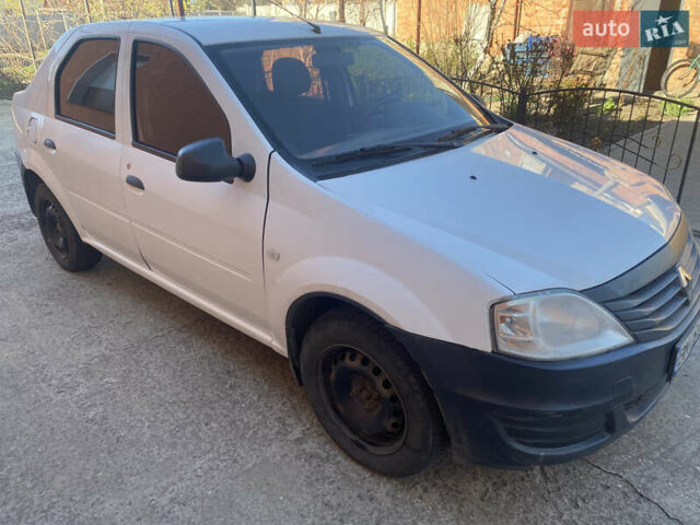 Белый Рено Логан, объемом двигателя 1.4 л и пробегом 262 тыс. км за 3500 $, фото 1 на Automoto.ua