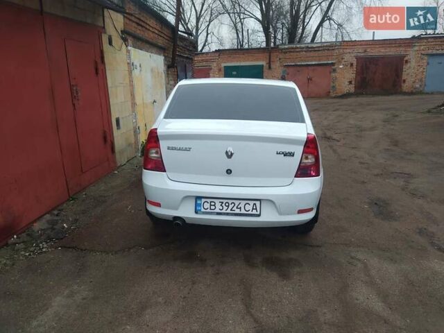 Белый Рено Логан, объемом двигателя 1.5 л и пробегом 130 тыс. км за 5000 $, фото 2 на Automoto.ua