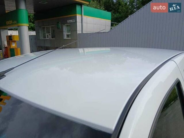 Белый Рено Логан, объемом двигателя 1.39 л и пробегом 192 тыс. км за 5100 $, фото 4 на Automoto.ua