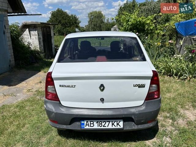 Белый Рено Логан, объемом двигателя 1.39 л и пробегом 408 тыс. км за 3750 $, фото 3 на Automoto.ua