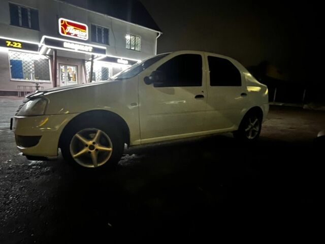 Белый Рено Логан, объемом двигателя 1.4 л и пробегом 100 тыс. км за 2800 $, фото 2 на Automoto.ua