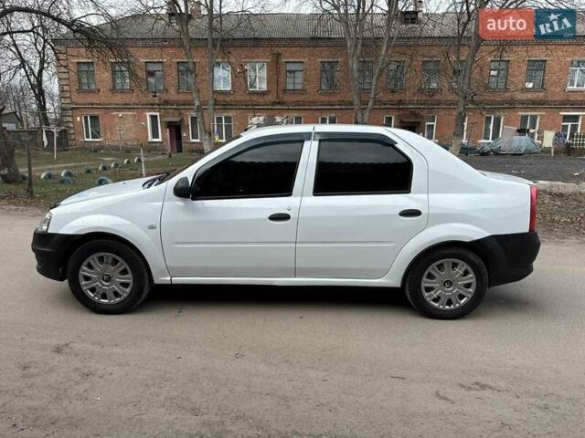 Белый Рено Логан, объемом двигателя 1.39 л и пробегом 190 тыс. км за 3700 $, фото 5 на Automoto.ua