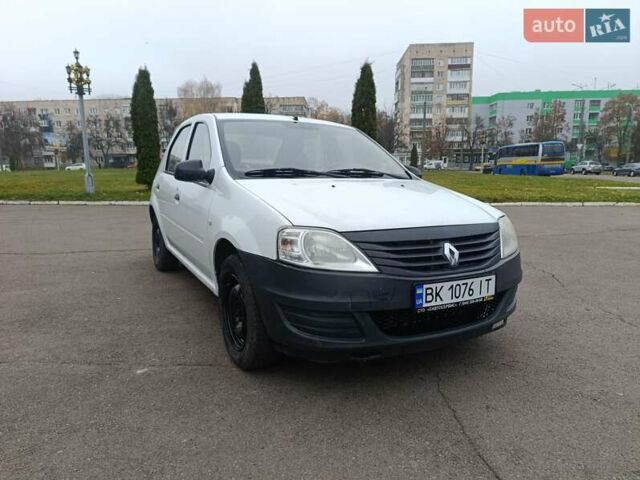 Белый Рено Логан, объемом двигателя 1.39 л и пробегом 146 тыс. км за 3250 $, фото 16 на Automoto.ua