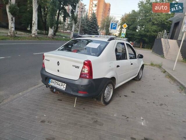 Белый Рено Логан, объемом двигателя 1.39 л и пробегом 48 тыс. км за 5000 $, фото 3 на Automoto.ua