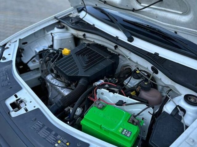 Белый Рено Логан, объемом двигателя 1.4 л и пробегом 240 тыс. км за 2400 $, фото 4 на Automoto.ua