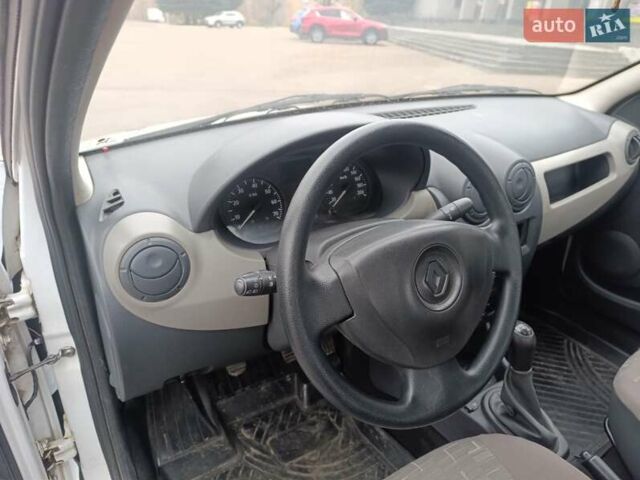 Белый Рено Логан, объемом двигателя 1.39 л и пробегом 146 тыс. км за 3250 $, фото 3 на Automoto.ua