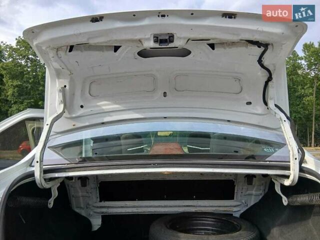 Белый Рено Логан, объемом двигателя 1.39 л и пробегом 192 тыс. км за 5100 $, фото 23 на Automoto.ua