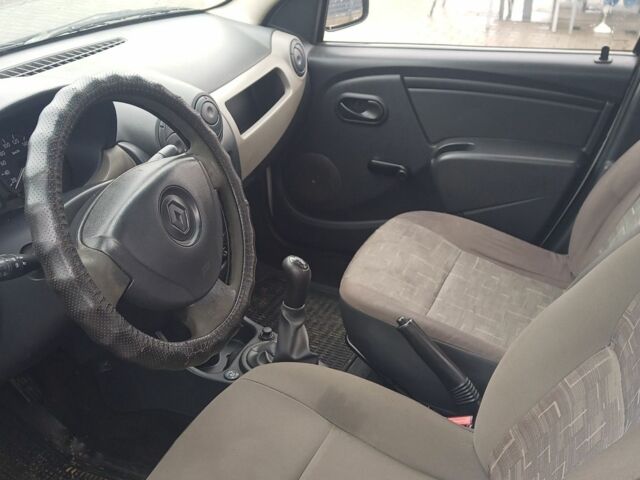 Белый Рено Логан, объемом двигателя 1.4 л и пробегом 254 тыс. км за 2750 $, фото 6 на Automoto.ua