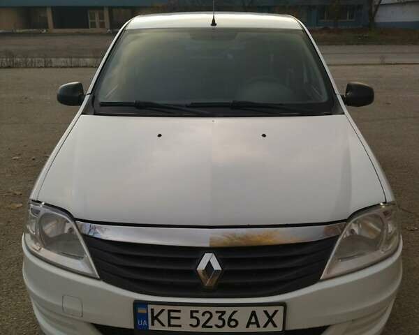 Белый Рено Логан, объемом двигателя 1.39 л и пробегом 307 тыс. км за 3400 $, фото 1 на Automoto.ua