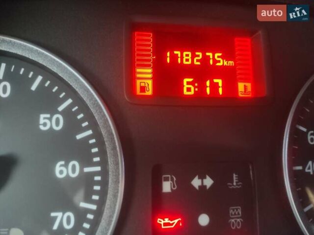 Білий Рено Логан, об'ємом двигуна 1.4 л та пробігом 180 тис. км за 3850 $, фото 13 на Automoto.ua