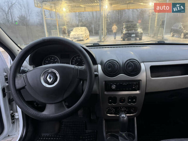 Белый Рено Логан, объемом двигателя 1.4 л и пробегом 108 тыс. км за 4300 $, фото 8 на Automoto.ua