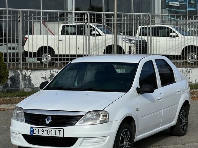 Белый Рено Логан, объемом двигателя 1.4 л и пробегом 317 тыс. км за 3300 $, фото 1 на Automoto.ua