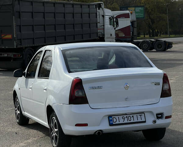 Белый Рено Логан, объемом двигателя 1.39 л и пробегом 317 тыс. км за 3300 $, фото 3 на Automoto.ua