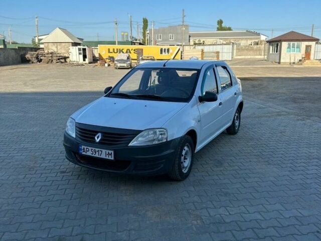Белый Рено Логан, объемом двигателя 1.4 л и пробегом 240 тыс. км за 2400 $, фото 5 на Automoto.ua