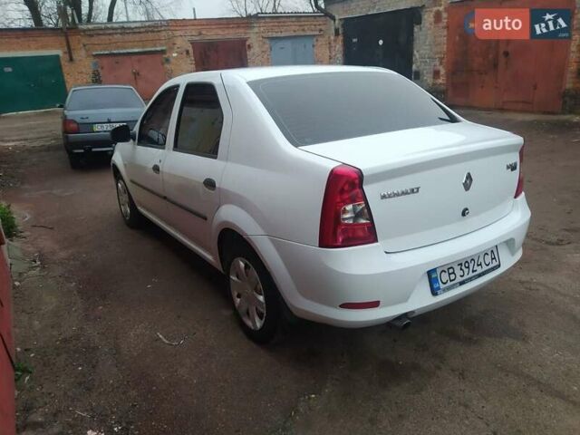 Белый Рено Логан, объемом двигателя 1.5 л и пробегом 130 тыс. км за 5000 $, фото 4 на Automoto.ua