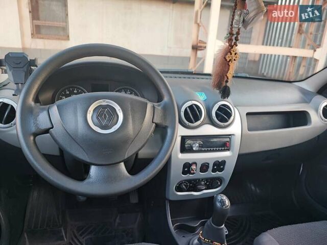 Белый Рено Логан, объемом двигателя 1.46 л и пробегом 196 тыс. км за 5500 $, фото 3 на Automoto.ua
