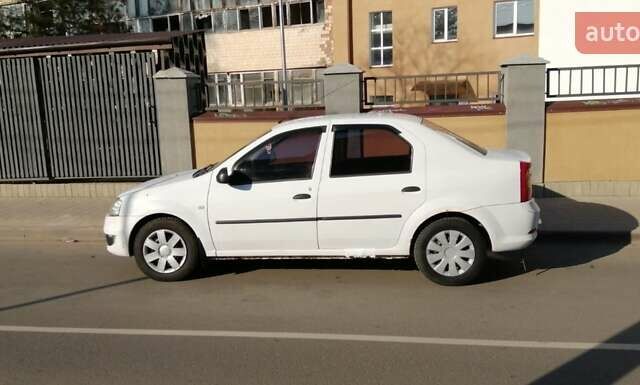 Білий Рено Логан, об'ємом двигуна 1.39 л та пробігом 320 тис. км за 3000 $, фото 12 на Automoto.ua