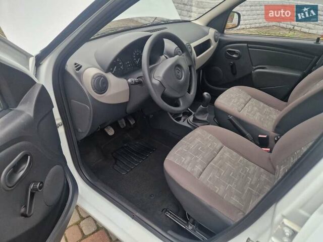 Белый Рено Логан, объемом двигателя 1.39 л и пробегом 53 тыс. км за 5500 $, фото 34 на Automoto.ua