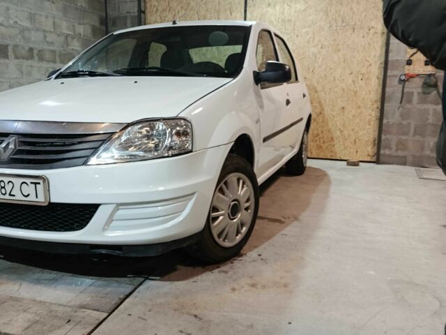 Білий Рено Логан, об'ємом двигуна 1.4 л та пробігом 200 тис. км за 3700 $, фото 3 на Automoto.ua