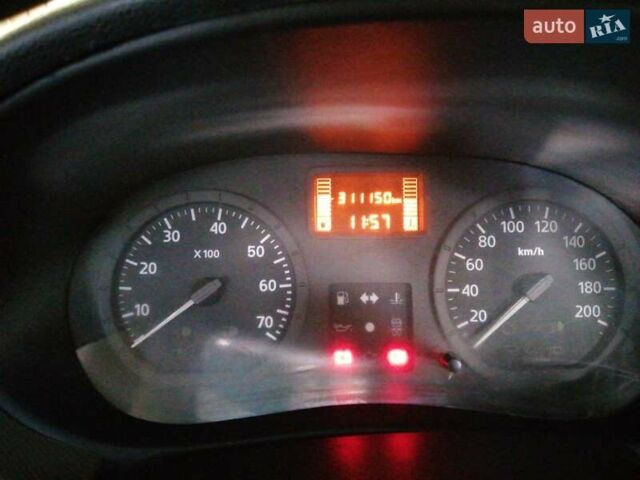 Білий Рено Логан, об'ємом двигуна 1.39 л та пробігом 320 тис. км за 3000 $, фото 6 на Automoto.ua