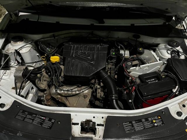 Белый Рено Логан, объемом двигателя 1.4 л и пробегом 100 тыс. км за 2800 $, фото 6 на Automoto.ua