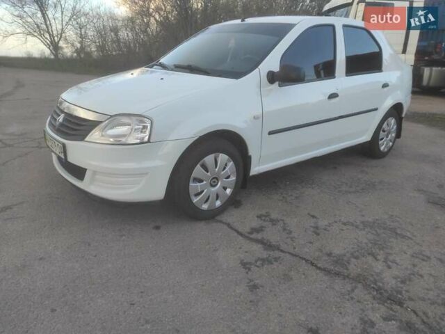 Білий Рено Логан, об'ємом двигуна 1.4 л та пробігом 180 тис. км за 3850 $, фото 2 на Automoto.ua