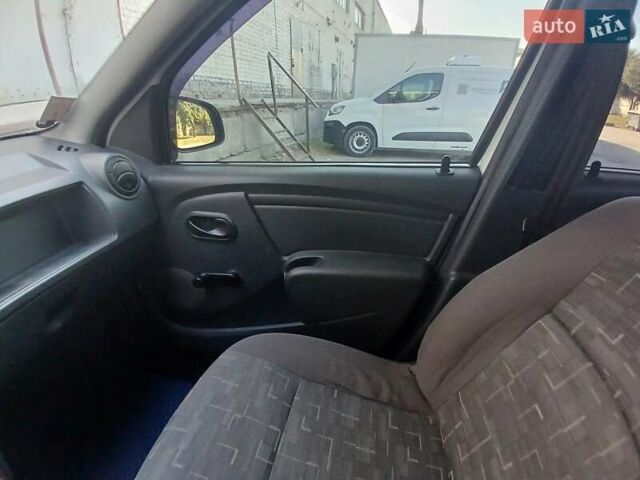Білий Рено Логан, об'ємом двигуна 1.39 л та пробігом 243 тис. км за 3550 $, фото 8 на Automoto.ua