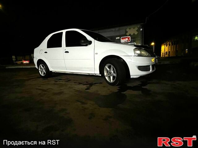 Белый Рено Логан, объемом двигателя 1.4 л и пробегом 100 тыс. км за 2800 $, фото 1 на Automoto.ua