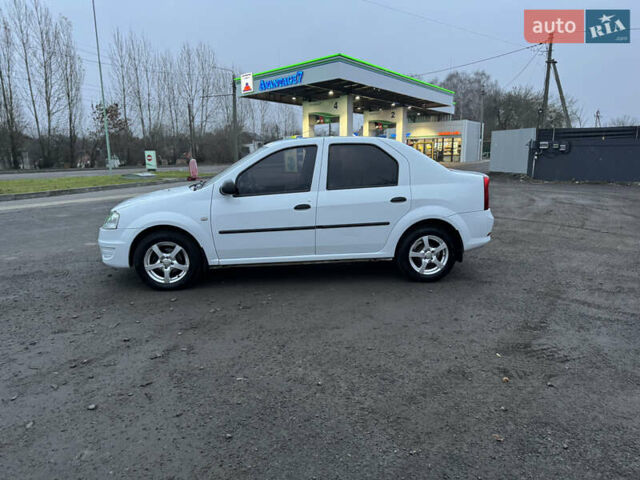 Белый Рено Логан, объемом двигателя 1.4 л и пробегом 108 тыс. км за 4300 $, фото 4 на Automoto.ua