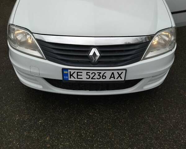 Білий Рено Логан, об'ємом двигуна 1.39 л та пробігом 307 тис. км за 3400 $, фото 1 на Automoto.ua