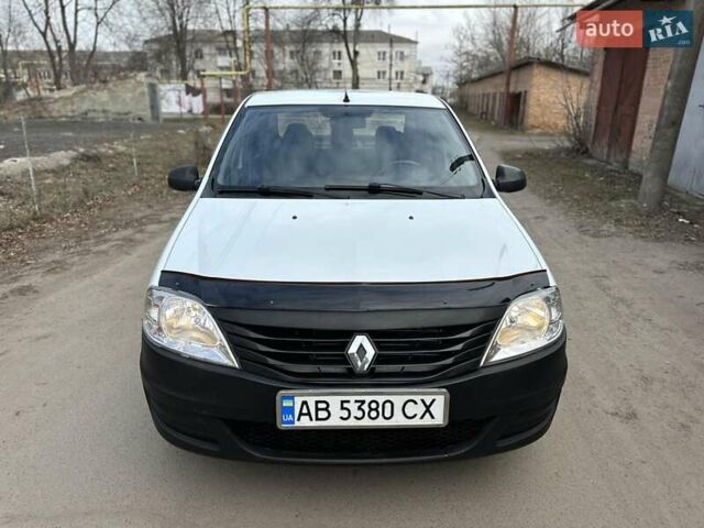 Белый Рено Логан, объемом двигателя 1.39 л и пробегом 190 тыс. км за 3700 $, фото 2 на Automoto.ua