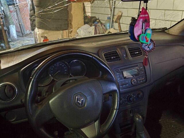 Білий Рено Логан, об'ємом двигуна 1.2 л та пробігом 1000 тис. км за 1600 $, фото 1 на Automoto.ua