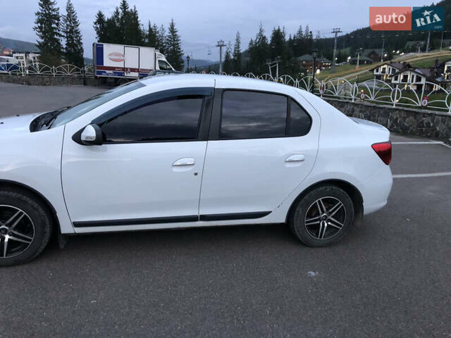 Білий Рено Логан, об'ємом двигуна 1.15 л та пробігом 243 тис. км за 4999 $, фото 4 на Automoto.ua