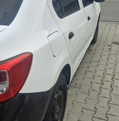 Білий Рено Логан, об'ємом двигуна 1.2 л та пробігом 450 тис. км за 3000 $, фото 1 на Automoto.ua