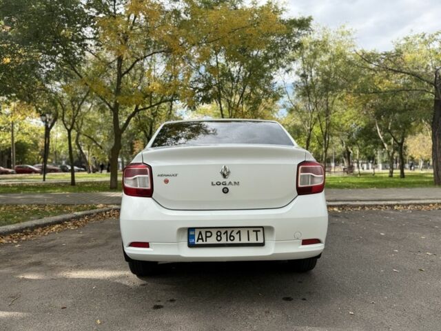 Рено Логан 2013 в Николаеве на Automoto.ua Белый Рено Логан, объемом двигателя 1.1 л и пробегом 410 тыс. км за 4300 $, фото 1 на Automoto.ua